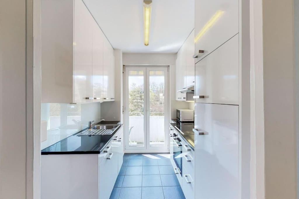 Very Spacious Studio In City Center - Parkview 4 ซูริก ภายนอก รูปภาพ