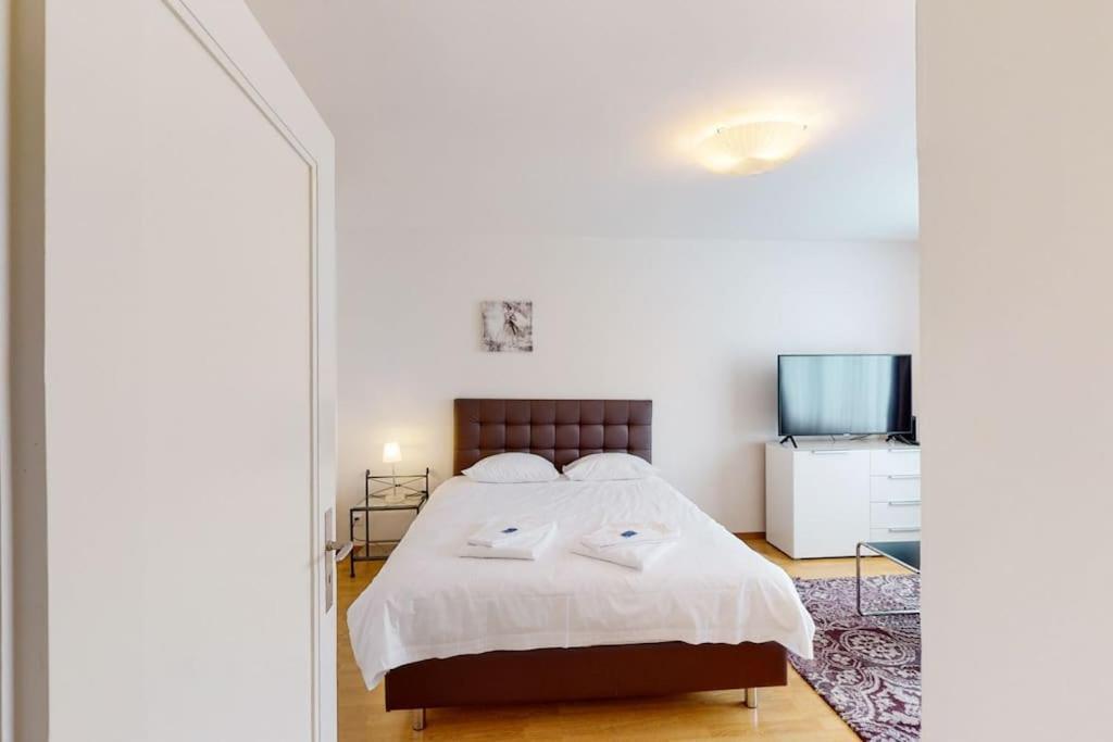 Very Spacious Studio In City Center - Parkview 4 ซูริก ภายนอก รูปภาพ
